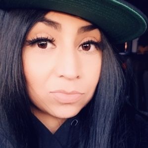 Meet your Posher, Layla